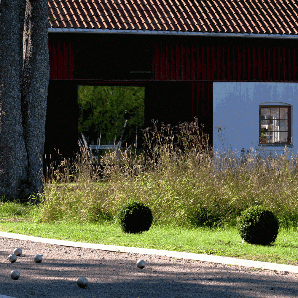 boule court at Sågarbo herrgård stuguthyrning